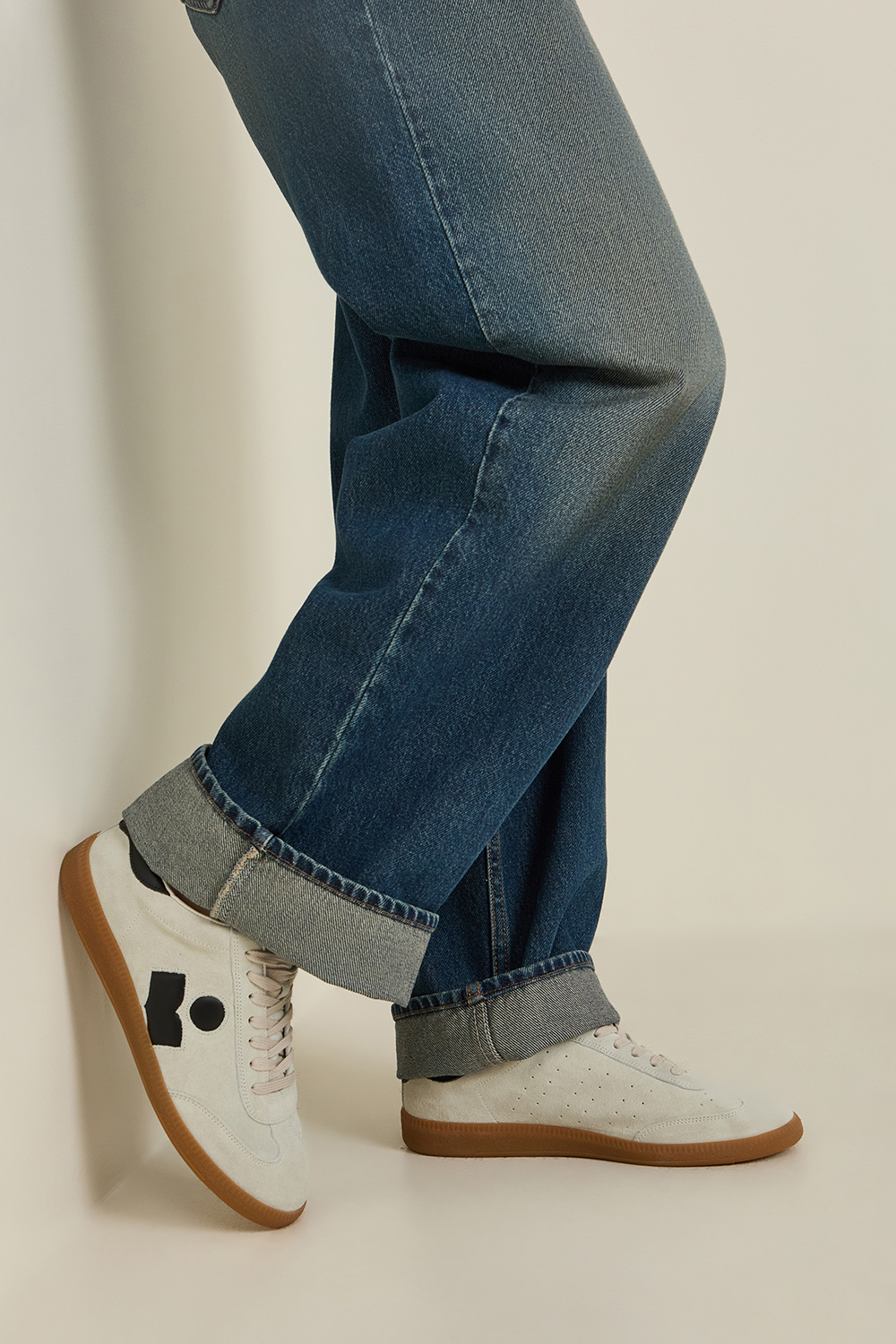 תמונת כל הלוק של נעלי סניקרס ISABEL MARANT